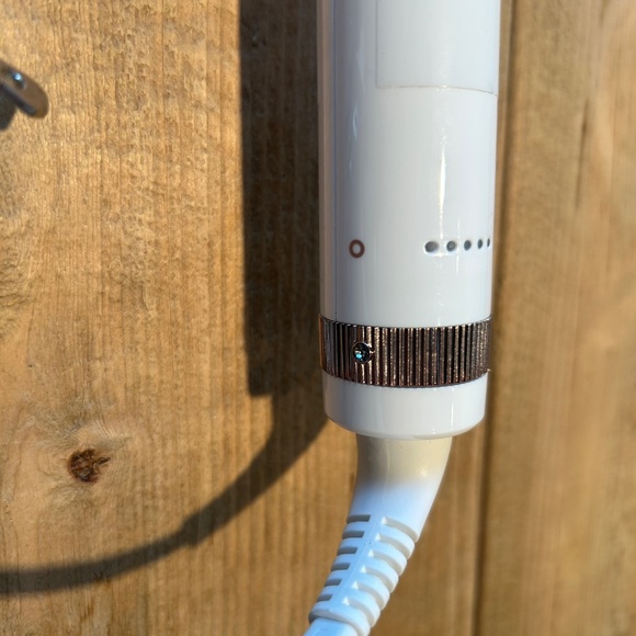 T3 Micro Hair Curling Iron - Picture 7 of 8